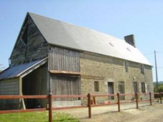 Very Large Countryside Barn to Restore