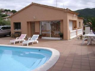 3 Bedrooms - Villa - Girona - For Sale