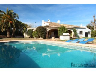 Traditional Mediterranean house for sale in the prestigious..