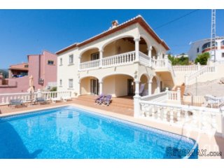 Chalet for sale in Orba! The House consists of two floors..