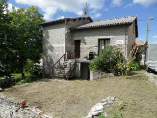 Maison De Village Dans Une Nature..