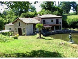 3 Bedrooms - House - Aquitaine - For..
