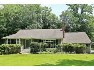 3 bedroom Residence For Sale: Armonk..