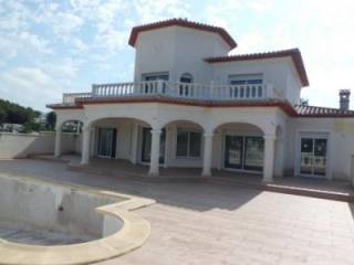 4 Bedrooms - Villa - Alicante - For Sale