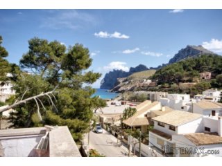 Enchanting villa located in Cala San Vicente in the north..
