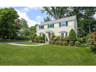 3 bedroom House For Sale: 21 Robin Hill..