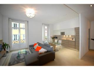 Shiny spanking new: modern renovated..