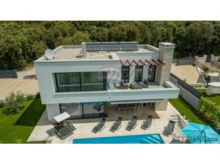 Dizajnerska Villa na ekskluzivnoj lokaciji