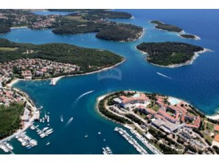 ISTRA, PJEŠČANA UVALA PREKRASNO GRAĐEVINSKO ZEMLJIŠTE...