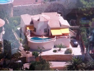 Reduced from 395.000€! Beautiful villa overlooking the c..