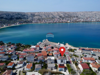 Pag, centar - dvosoban stan u centru sa pogledom na more