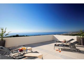 Penthouse for sale in Marbella East..