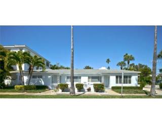 3 bedroom Property For Sale: 2500 PASS..