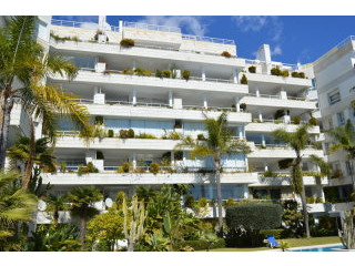 Delightful and well presented duplex..