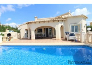 Immaculate single story villa with private pool built in..