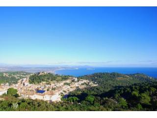 Exclusive plot of land with sea views..