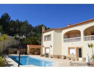 A stunning and luxurious finca set in a private location..
