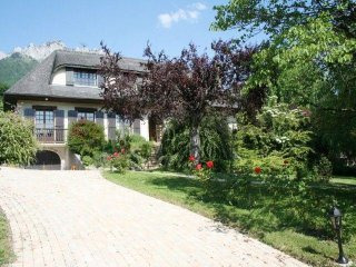 8 bedroom Property For Sale: 7-15..