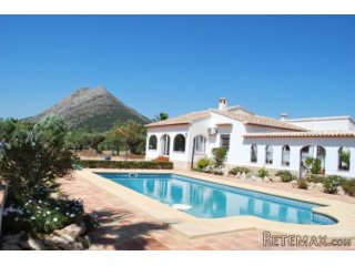 Beautiful finca in one of the best positions in the Jalon..