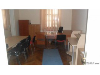 STAN-POSLOVNI PROSTOR U CENTRU 98.70m2