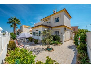 3 Bedrooms - Villa - Alicante - For Sale