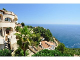 Villa with marvellous sea views near the seafront with a..