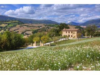 5 bedroom House For Sale: Marche..