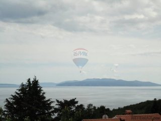 Opatija(Pobri)-stan sa okućnicom
