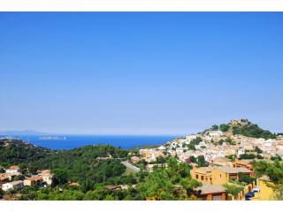 Plot of land with views of the sea and..