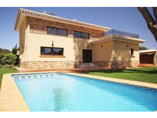 4 Bedrooms - Villa - Alicante - For Sale