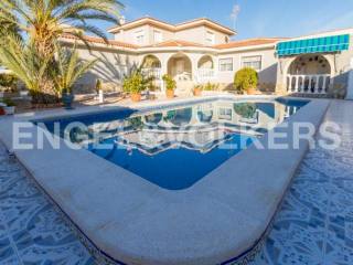 BEAUTIFUL VILLA IN TORRETA..