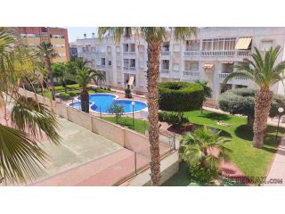 Apartamento 2 dormitorios en primera planta, amueblado y..