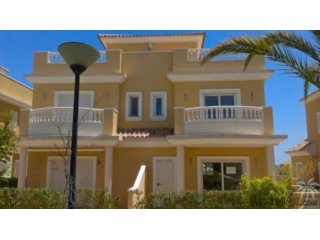 This very luxurious two-story house with a living area of..