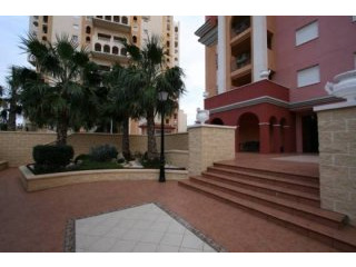 3 Bedroom 2 Bathroom Apartment In..