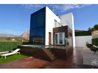 Detached houses of 155 m² on plots of 200 to 500 m 2. Sea..