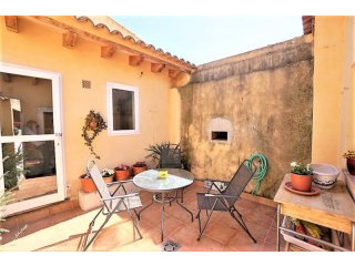 Townhouse with guest apartment in Alaro