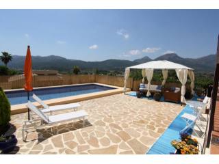 4 Bedrooms - Villa - Alicante - For Sale