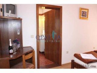 Pag, pansion s 13 soba i restoranom