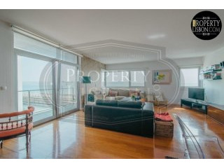 T3 Duplex Lisbon Apartment with amazing..