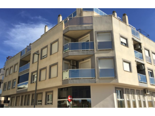 2 bedroom, 1 bathroom Apartment, (build..