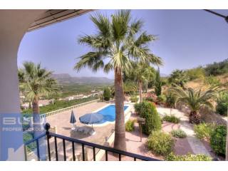 6 Bedroom Villa in Orba