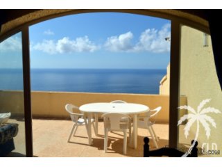 Beautifully located apartment, first line from the coast on..