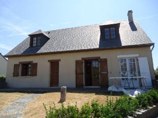 3 Bed House in Coastal Village