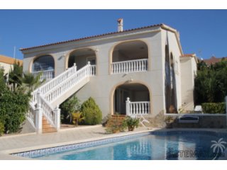 This fantastic villa is located to the south in a luxury..