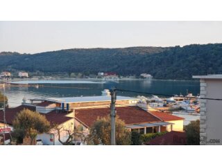Rab, Kampor-građevinski teren blizu mora