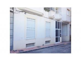 3 BED 2 BATH APARTMENT NEAR THE HARBOUR
