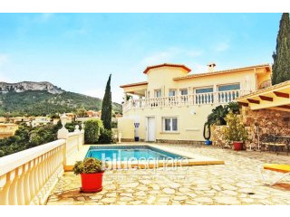 4-Bedroom villa with stunning sea views