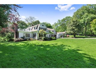 5 bedroom House For Sale: 1 Pondfield..