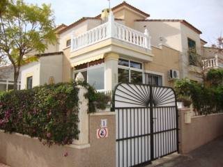 3 Bedrooms - Villa - Alicante - For Sale