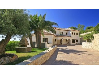 5 bedroom, 6 bathroom, Villa, Ambolo..